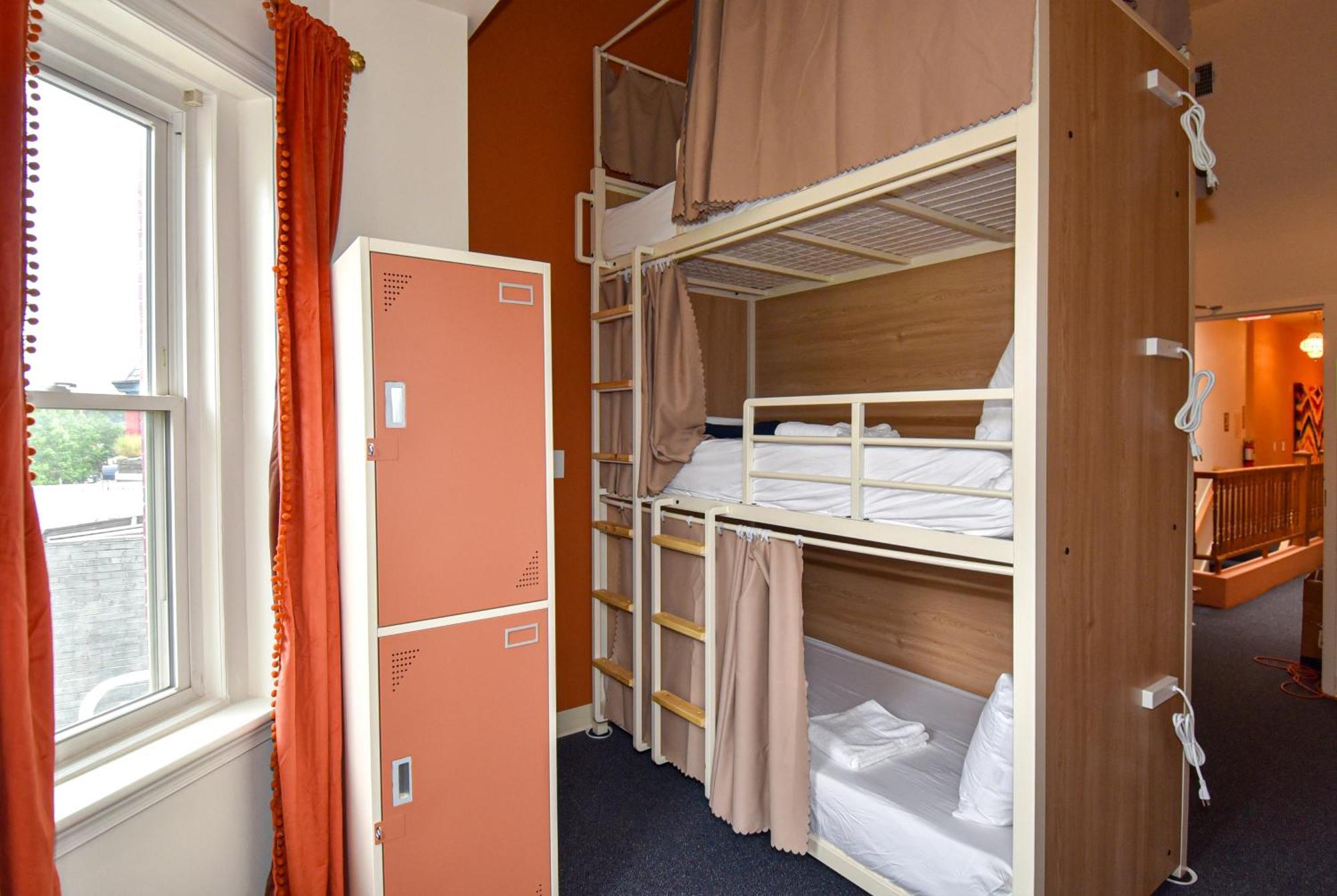 Hostel Caravan Dc