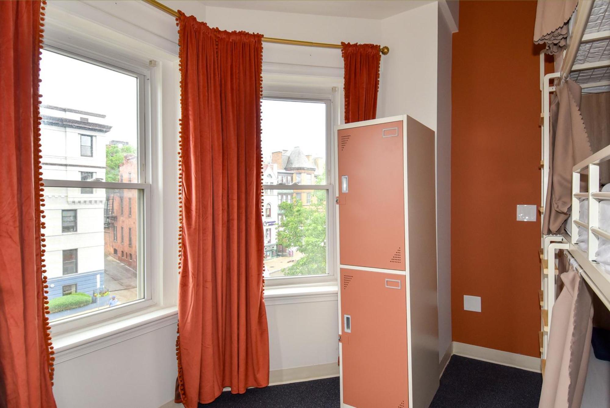 Hostel Caravan Dc *